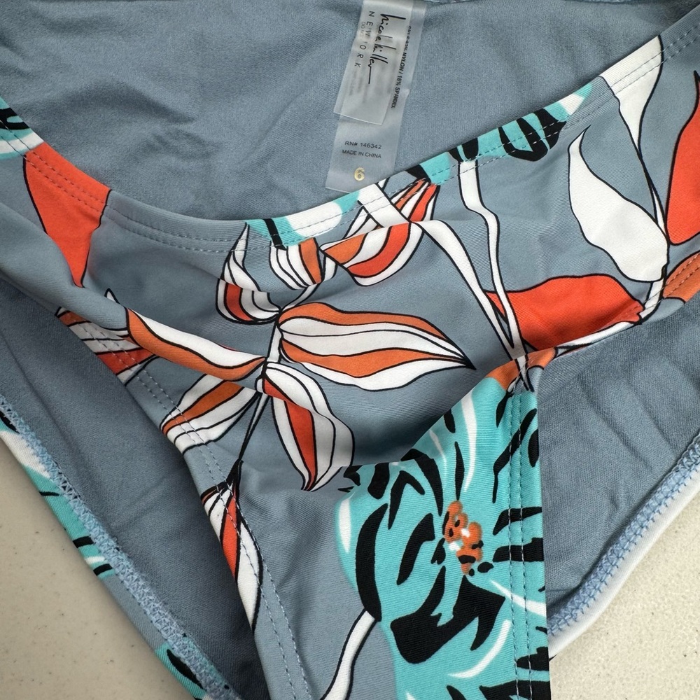 NWT Bundle of 3 Tropical and Floral High Waisted Bikini Bottoms, size Medium - Picture 5 of 7